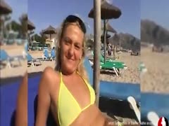 Strandwächter knallt die blonde Maria im Freien